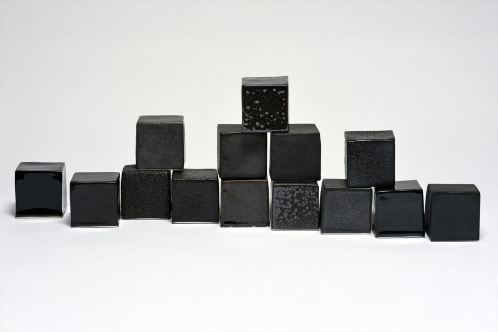 Boos E. Cubes noirs Sävres 06 copie